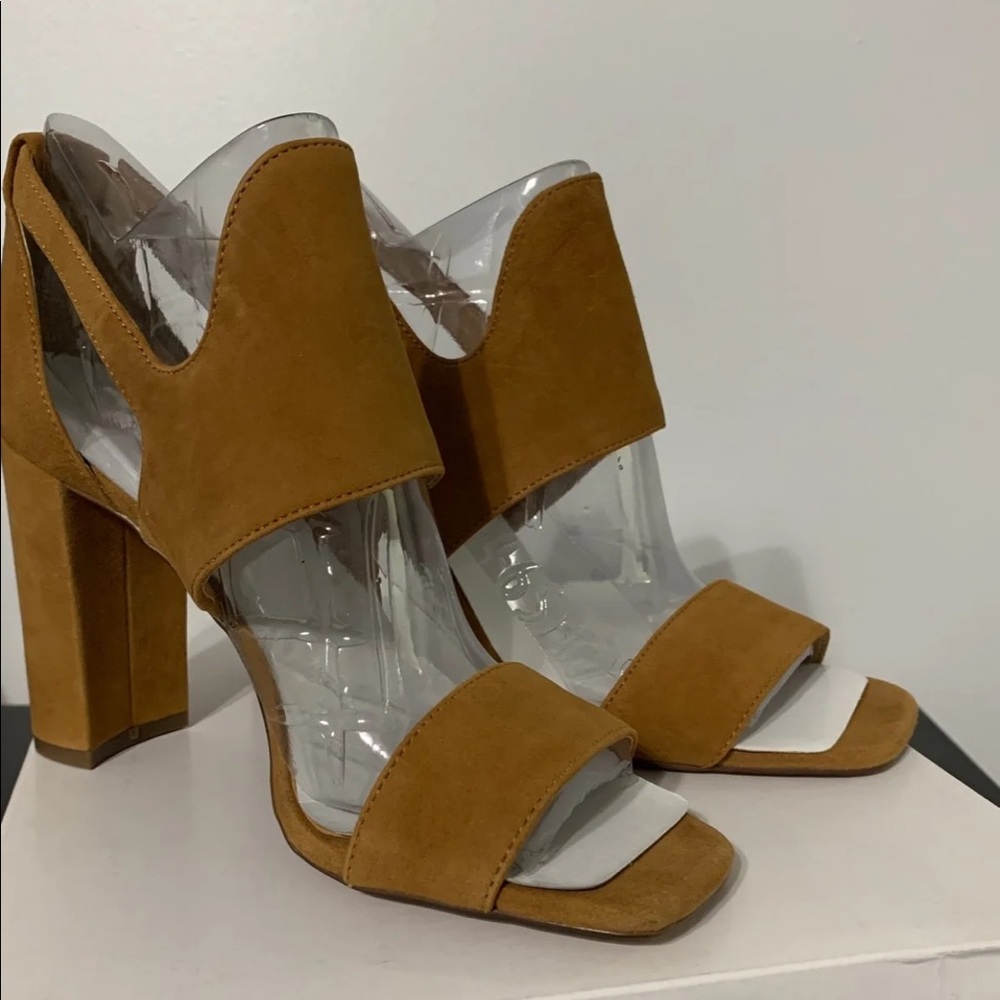 Banana Republic Nutmeg Suede Heel